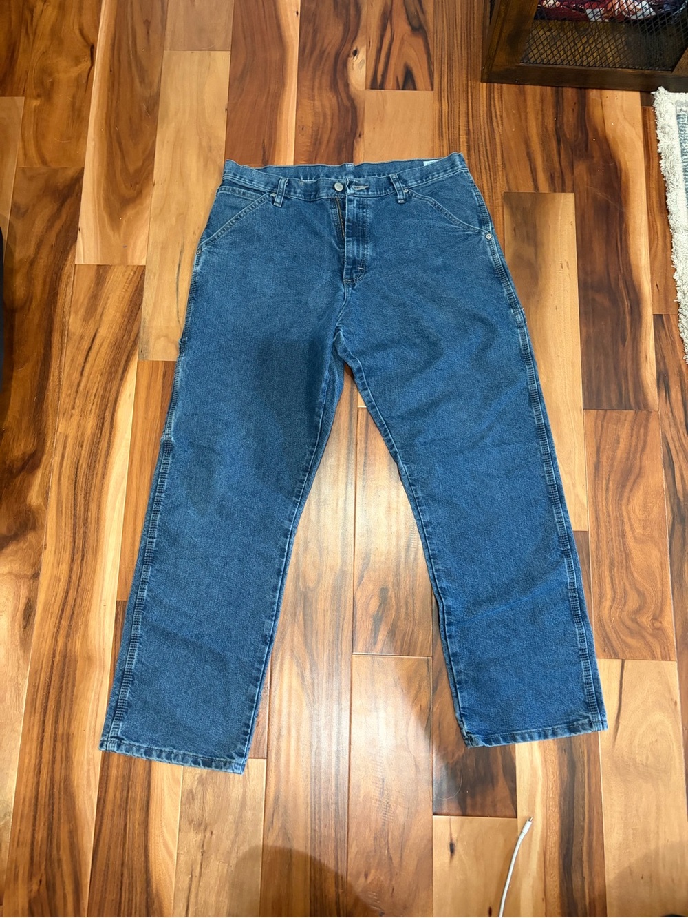 Classic Wrangler Men's Blue Denim Jeans - Relaxed Fit